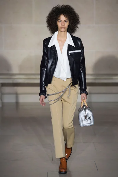 Look 18
